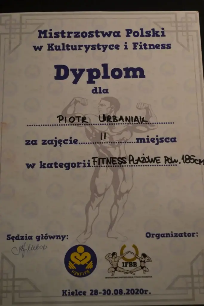 Dyplom za II miejsce na Mistrzostwach Polski w Kulturystyce i Fitness 2020 – Piotr Urbaniak
